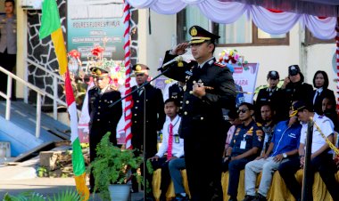 Kapolres-Flores-Timur-AKBP-Adhitya-Octorio-Putra-Pimpin-Upacara-Hari-Bhayangkara-ke-80