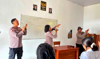 Kapolres-Flores-Timur-AKBP-Gede-Putra-Yase-Pimpin-Terapi-USEFT-dan-Trauma-Healing-di-SMA-Negeri-1-Adonara-Timur