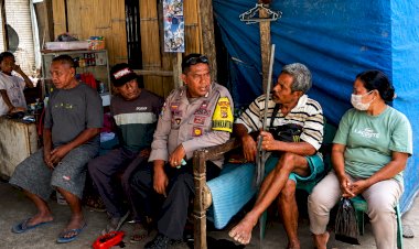 Bhabinkamtibmas-Desa-Boru-Aktif-Sambangi-Warga,-Perkuat-Sinergi-Jaga-Kamtibmas