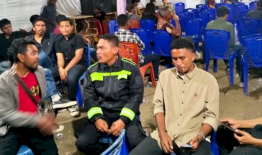 Sambangi-Acara-Komuni-Suci,-Bhabinkamtibmas-Polsek-Adonara-Timur-Ajak-Pemuda-Jaga-Kamtibmas