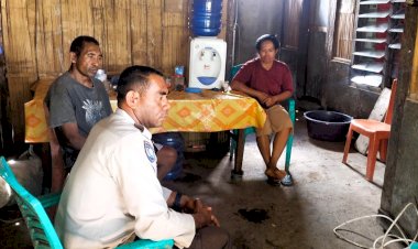 Sambangi-Warga-Helanlangowuyo,-Bhabinkamtibmas-Ile-Boleng-Sampaikan-Pesan-Kamtibmas