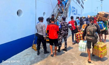 Kolaborasi-Lintas-Instansi,-Pengamanan-KM-Lambelu-di-Larantuka-Berjalan-Lancar
