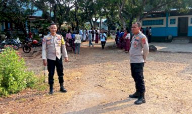 Bhabinkamtibmas-Watowara-Kawal-Momen-Istimewa-Umat-dengan-Aman-dan-Tertib
