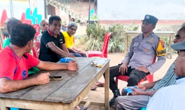 Bhabinkamtibmas-Sambangi-Warga-Gelong,-Ajak-Bersama-Menjaga-Kedamaian-Desa
