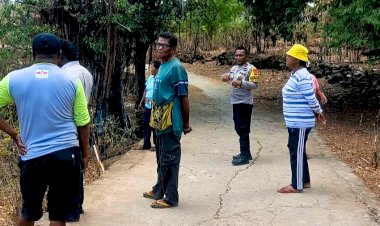 Sinergi-Bhabinkamtibmas-dan-Pemdes-Perkuat-Ketertiban-Lingkungan-di-Wulublolong