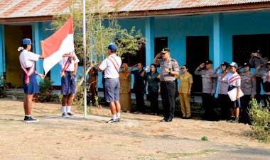 Polisi-Peduli-Pendidikan,-Kapolres-Flores-Timur-Tanamkan-Pesan-Positif-kepada-Pelajar