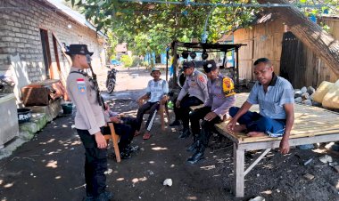 Patroli-Sambang-di-Adonara-Timur,-Polri-Perkuat-Pesan-Persaudaraan