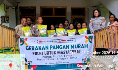 Polres-Flores-Timur-Salurkan-2-Ton-Beras-SPHP-melalui-Gerakan-Pangan-Murah-di-Desa-Boru