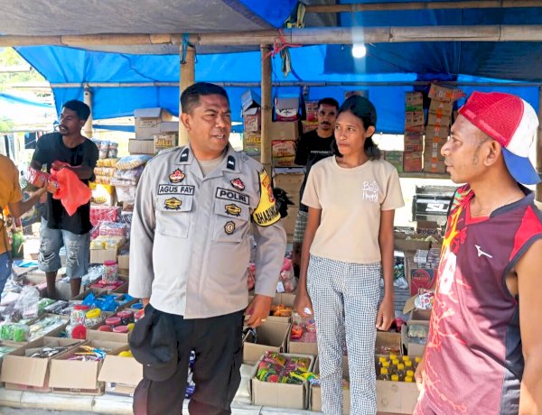 Tak Bosan, Aipda Agustinus Fay Terus Sambangi Pasar Ingatkan Warga untuk Jaga Keamanan