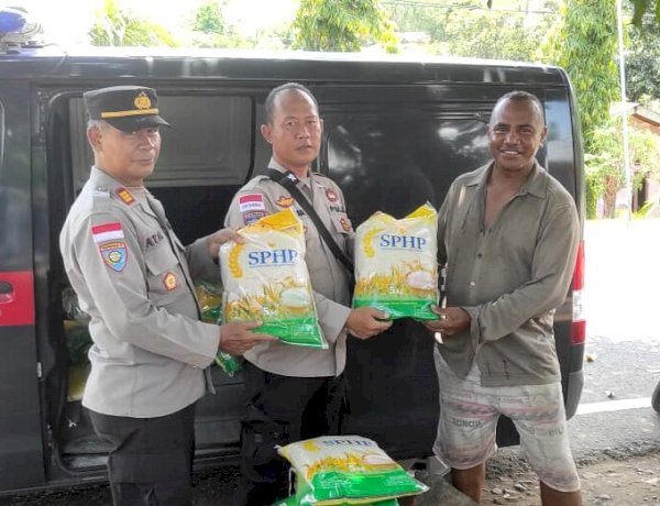 Bantu Ringankan Beban Warga, Satbinmas Polres Flotim Gelar Gerakan Pangan Murah di Desa Mokantarak