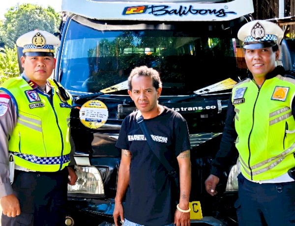 Tekan Risiko Kecelakaan, Satlantas Polres Flotim Lakukan Ramp Check Bus