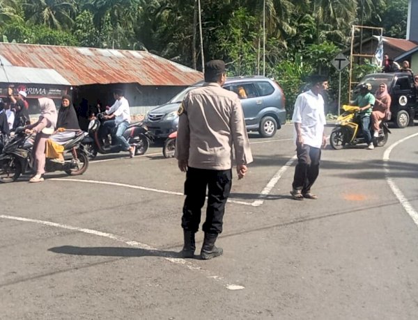 Pawai Ramadhan Kecamatan Adonara Berjalan Lancar Berkat Pengawalan Bhabinkamtibmas