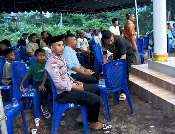 Harmoni Ramadhan, Polsek Adonara Timur dan Warga Buka Puasa Bersama