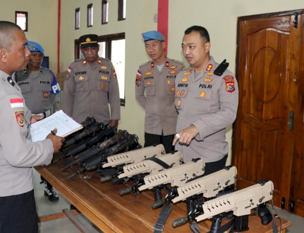 Pastikan Kelayakan Senpi, Polres Flores Timur Laksanakan Apel Pengecekan