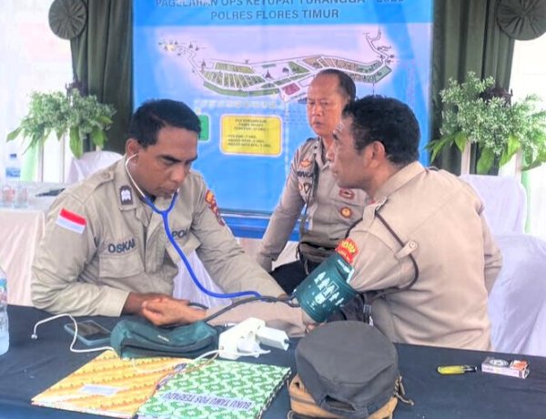 Sidokkes Polres Flotim Pastikan Kesehatan Anggota Tetap Terjaga Selama Operasi