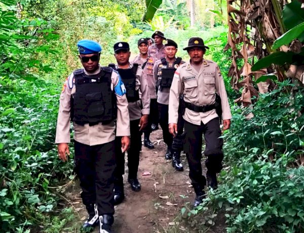 Menjaga Harmoni Pagi, Personel Polres Flotim Hadir Berikan Rasa Aman di Adonara Timur