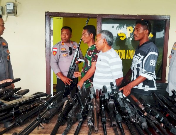 Wujud Nyata Sinergitas Polri dan Masyarakat, 52 Senpira Diserahkan Warga Dusun Bele ke Polres Flores Timur