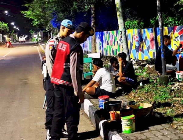 Jaga Kamtibmas Tetap Kondusif, Polres Flores Timur Intensifkan Patroli Dialogis Malam Hari