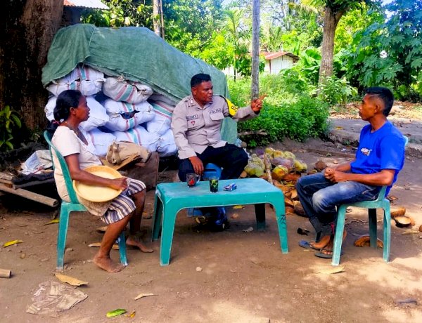 Sambang Humanis di Ojandetun, BRIPKA Semarno K. Nenotek Ajak Warga Jaga Kamtibmas