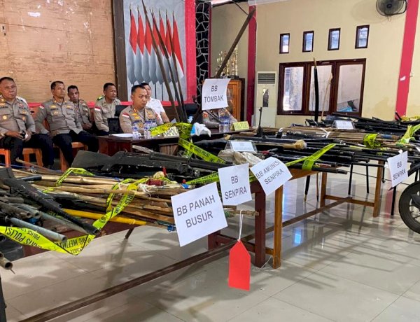 Konferensi Pers Polda NTT: Polres Flores Timur Ungkap Curanmor dan Kumpulkan Ratusan Senpira Kedepankan Pendekatan Humanis