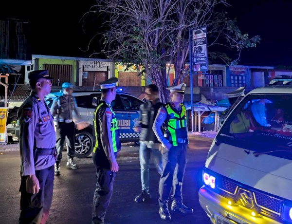 Cegah Gangguan Kamtibmas di Malam Minggu,  Polres Flores Timur Gelar Patroli Hingga Tengah Malam