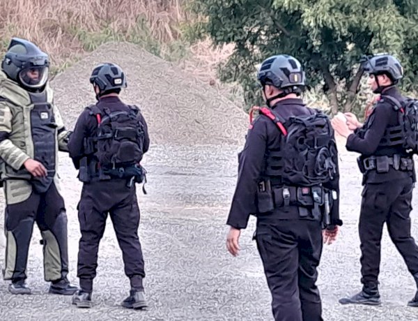 Tim Jibom Polda NTT Bersama Polres Flores Timur Musnahkan Temuan Bom Pipa Rakitan