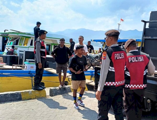 Sat Samapta Polres Flotim Pantau Penyeberangan, Antisipasi Pungli di Pelabuhan