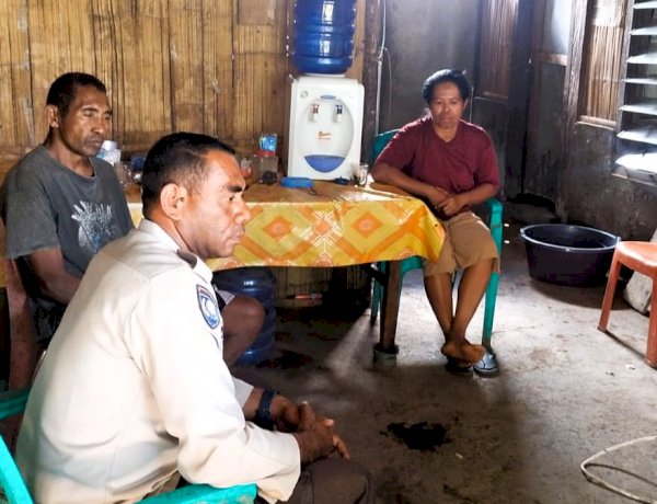 Sambangi Warga Helanlangowuyo, Bhabinkamtibmas Ile Boleng Sampaikan Pesan Kamtibmas