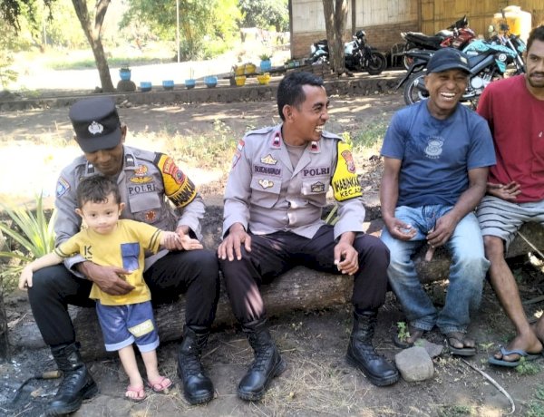 Langkah Kecil Merawat Damai, Bhabinkamtibmas Sambangi Warga Narasaosina