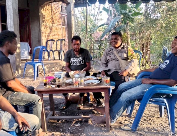 Bhabinkamtibmas Nawokote Sambangi Keluarga Duka, Rawat Kebersamaan Warga