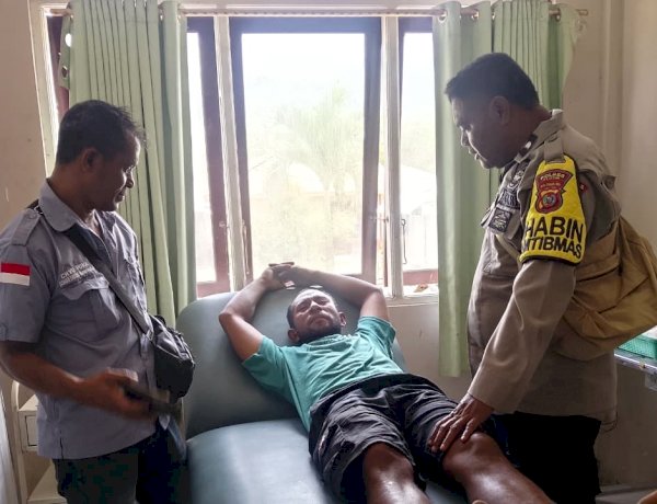 Langkah Kecil Penuh Arti, Bhabinkamtibmas dan Sekdes Nawokote Dampingi Warga Berobat