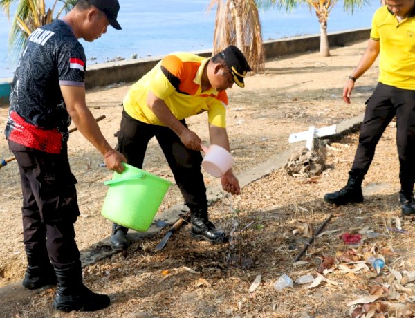 Waka Polres Flores Timur Pimpin Aksi Green Policing di Pantai Uste