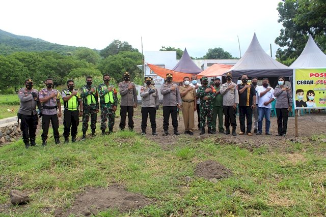 Pamatwil KTN Polda NTT Bersama Kapolres Flotim Kunjungi Kampung Tangguh di Desa Konga