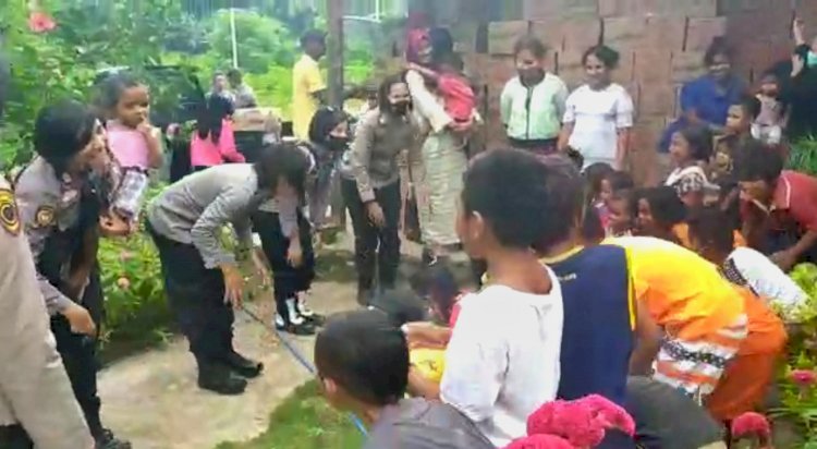 Polwan Polres Flotim Beri Trauma Healing Bagi Anak-Anak Korban Banjir di Adonara