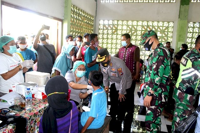 Peduli Covid-19, Kolaborasi TNI-POLRI Serta Nakes Dirikan Gerai Vaksin dan Baksos di Tanjung Bunga