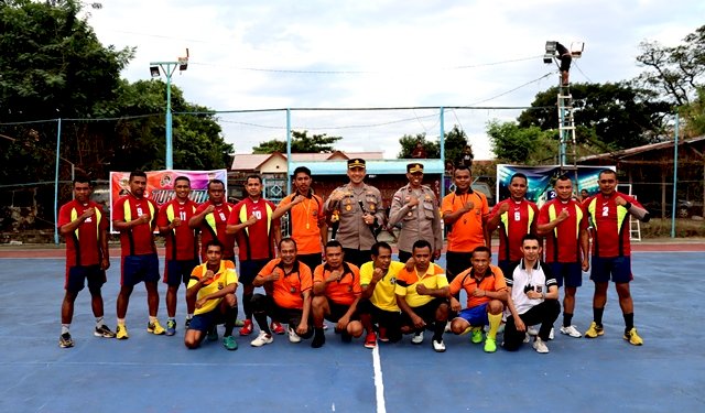 Kapolres Flotim Membuka Secara Resmi Turnamen Futsal Kapolres Cup 2022