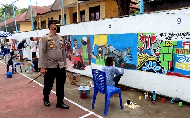 Polres Flotim Gelar Lomba Mural Dalam Rangka HUT Bhayangkara ke-76