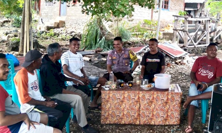 Bhabinkamtibmas Desa Watowara Bripka Gusti Lanang Sambangi dan Himbau Warganya Terkait Bahaya Tindak Pidana Perdagangan Orang (TPPO)