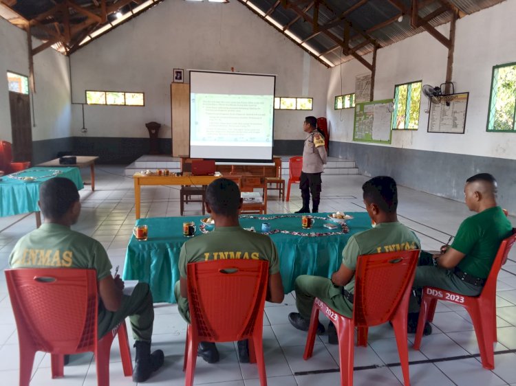 Bhabinkamtibmas Melaksanakan Giat Pelatihan Dan Pembekalan Linmas Di Desa Karawatung