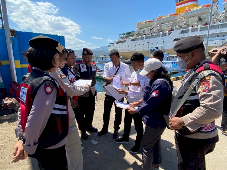 Tim Satgas TPPO Polres Flotim bersama Dinas Terkait Lakukan Pengamanan dan Pendampingan Kepada Pekerja Migran Indonesia ( PMI ) Deportasi asal Kabupaten Flores Timur dan Lembata
