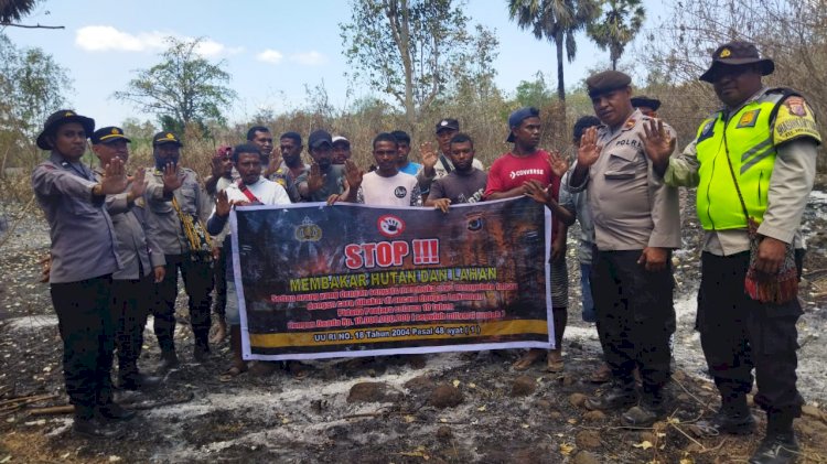 Tim Satgas Operasi Bina Karuna Turangga 2023 Polres Flotim, Ajak Warga Dusun Waikula STOP!! Bakar Hutan Dan Lahan