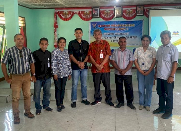 Kasat Reskrim Polres Flores Timur Melakukan Sosialisasi Tindak Pidana Perdagangan Orang (TPPO) Di Desa Serinuho