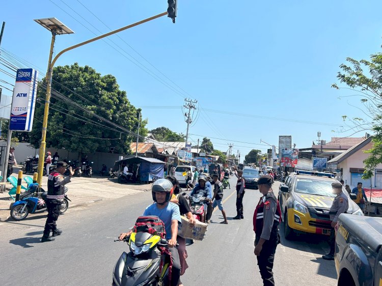 Cegah Kriminalitas! Satuan Samapta Polres Flores Timur melaksanakan patroli seputaran kota Larantuka