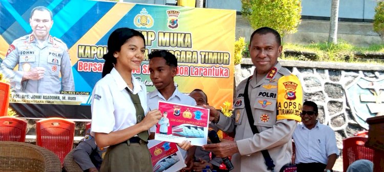 Safari Kamtibmas, Kapolda NTT Berikan Hadiah Spesial Untuk Siswa/i SMAK Podor Larantuka