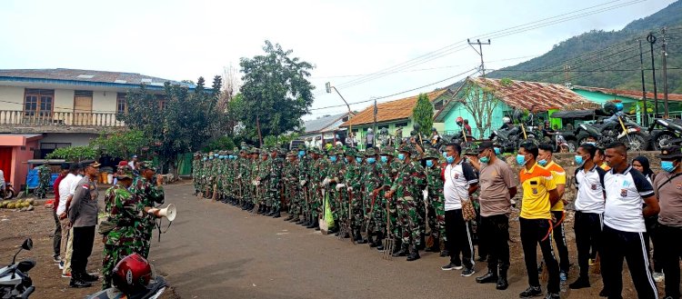 Kapolres Flotim Dukung dan Turut Serta Dalam Karya Bhakti TNI di Kab. Flores Timur