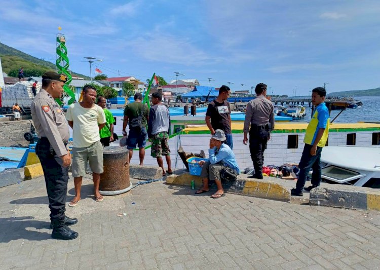 Sat Samapta Polres Flotim Gelar Patroli dan Sosialisasi COVID-19 di Pelabuhan Pelni Larantuka