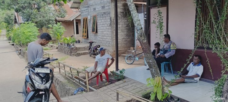 Bhabinkamtibmas Lakukan Sambang Dan Komunikasi Wujudkan Kamtibmas Yang Kondusif Di Desa Binaannya
