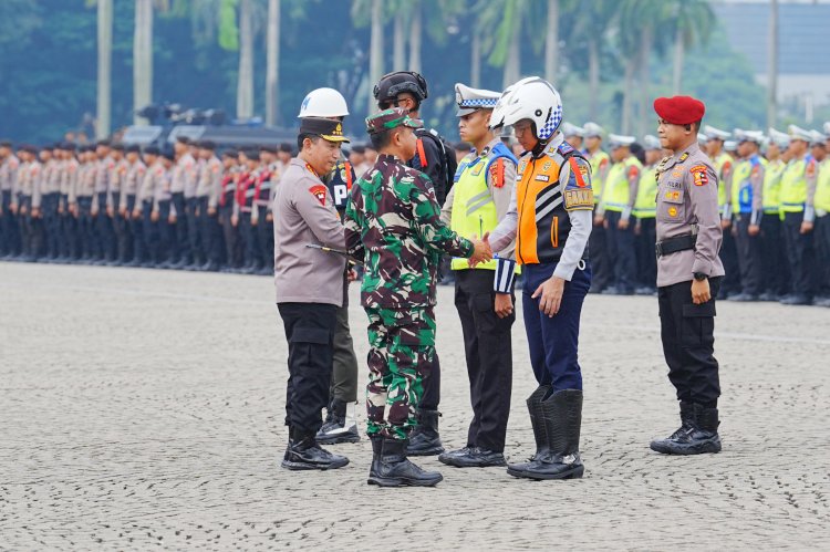 Apel Gelar Pasukan Ops Ketupat, Kapolri Ungkap Upaya-Strategi Wujudkan Mudik yang Aman dan Nyaman