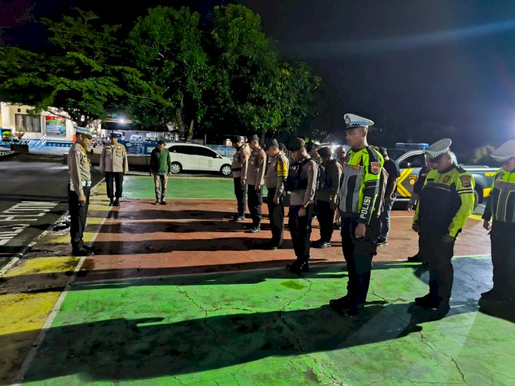 Gabungan Satuan Fungsi Polres Flotim Lakukan Kegiatan Patroli Mengamankan Situasi Kota Dalam Rangka Pesta Sambut Baru