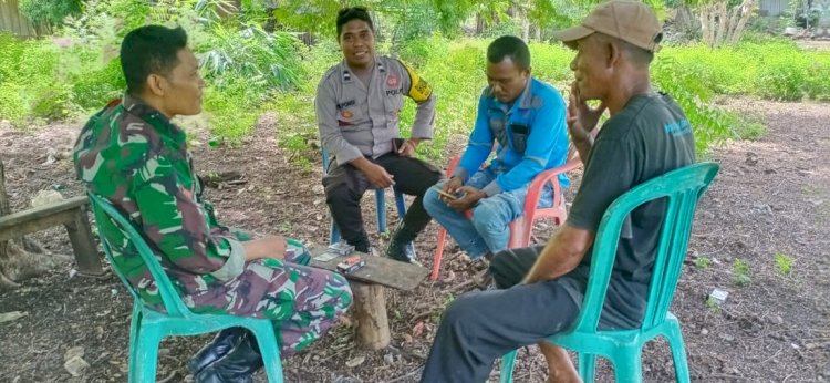 Jalin Sinegritas TNI POLRI Sambangi Warga Dusun 2 Desa Karawatung, Kecamatan Solor Barat